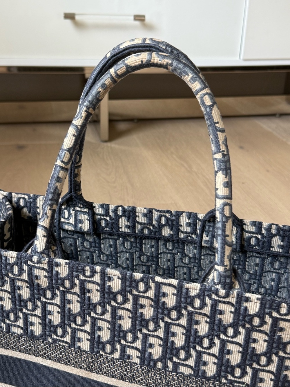 Designer Tote - Picture 6 of 9